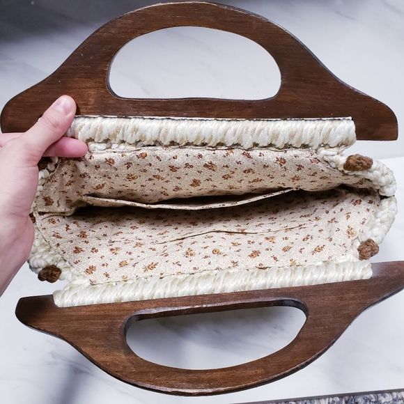 Vintage boho macrame crocheted wooden handle bag - Picture 3 of 7